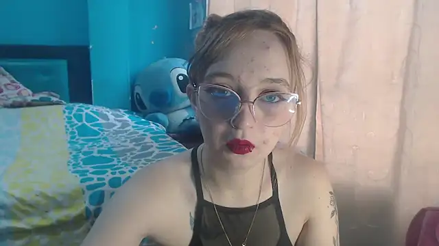 Snapshot of Liaroberts1 chatting on January 28, 2025, 12:11 pm Liaroberts1 online show from January 28, 2025, 12:11 pm