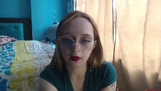 Snapshot of Liaroberts1 chatting on February 1, 2025, 6:08 pm Liaroberts1 online show from February 1, 2025, 6:08 pm