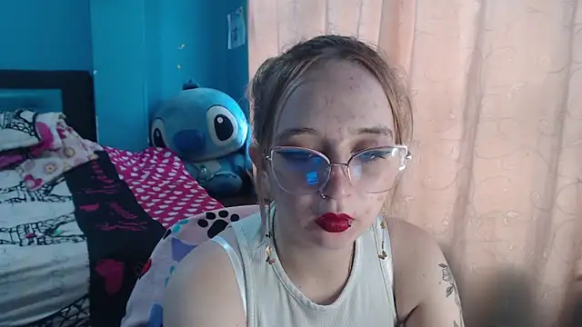 Snapshot of Liaroberts1 chatting on February 10, 2025, 12:18 pm Liaroberts1 online show from February 10, 2025, 12:18 pm