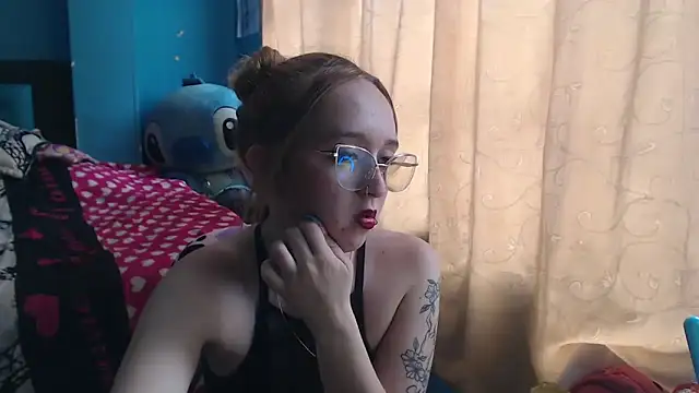 Snapshot of Liaroberts1 chatting on February 11, 2025, 6:11 pm Liaroberts1 online show from February 11, 2025, 6:11 pm
