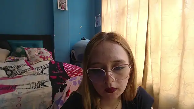 Snapshot of Liaroberts1 chatting on February 12, 2025, 6:19 pm Liaroberts1 online show from February 12, 2025, 6:19 pm