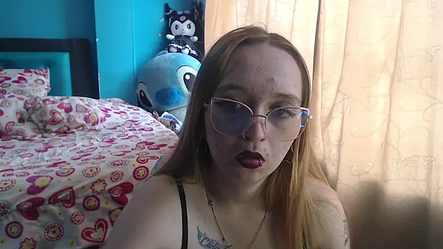 Snapshot of Liaroberts1 chatting on March 6, 2025, 2:51 pm Liaroberts1 online show from March 6, 2025, 2:51 pm