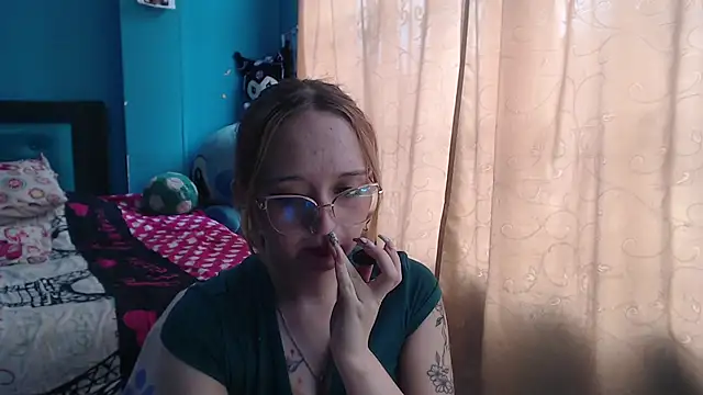 Snapshot of Liaroberts1 chatting on March 18, 2025, 6:04 pm Liaroberts1 online show from March 18, 2025, 6:04 pm