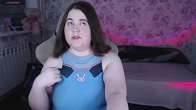 Estelle Hicks online show from March 30, 2026, 6:42 pm