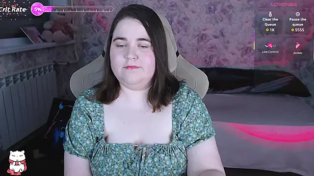 Estelle Hicks online show from May 11, 2026, 7:00 pm