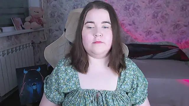 Estelle Hicks online show from May 30, 2026, 7:00 pm