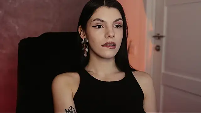 Snapshot of mistress__rochelle chatting on March 21, 2025, 10:39 pm mistress rochelle online show from March 21, 2025, 10:39 pm