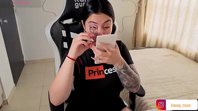 Victoryyy  online show from March 31, 2026, 5:35 pm