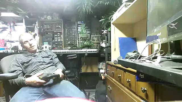 Snapshot of mrwinsalot88 chatting on October 27, 2025, 4:38 am mrwinsalot88 online show from October 27, 2025, 4:38 am