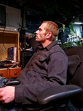 Snapshot of mrwinsalot88 chatting on November 11, 2025, 9:37 pm mrwinsalot88 online show from November 11, 2025, 9:37 pm