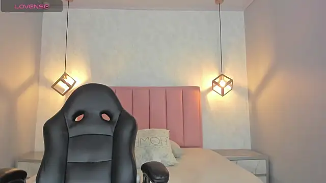 Snapshot of SUNNYCYRUS chatting on February 2, 2026, 12:48 pm SUNNYCYRUS online show from February 2, 2026, 12:48 pm