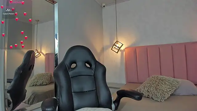 Snapshot of SUNNYCYRUS chatting on February 16, 2026, 12:56 pm SUNNYCYRUS online show from February 16, 2026, 12:56 pm