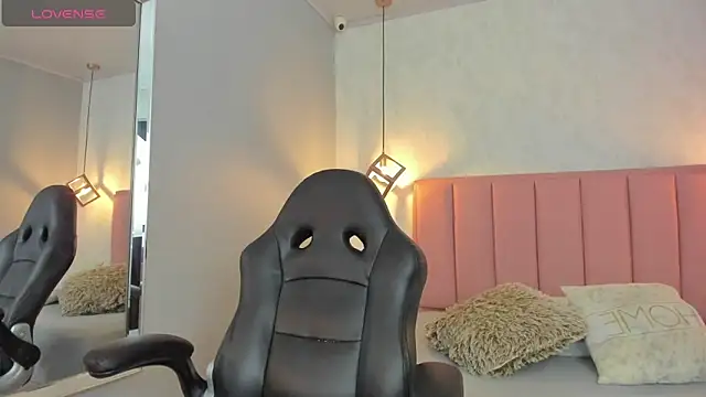 Snapshot of SUNNYCYRUS chatting on February 18, 2026, 12:34 pm SUNNYCYRUS online show from February 18, 2026, 12:34 pm