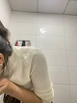 Snapshot of Be-MyMy chatting on January 1, 2025, 9:17 am Be-MyMy online show from January 1, 2025, 9:17 am