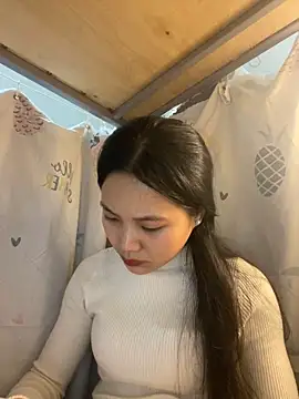 Snapshot of Be-MyMy chatting on February 13, 2025, 1:26 pm Be-MyMy online show from February 13, 2025, 1:26 pm