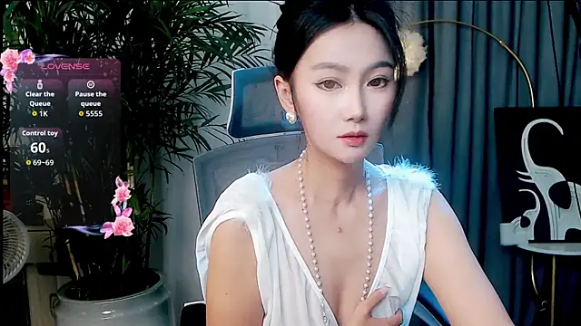 Snapshot of FeiFei-babe chatting on October 11, 2025, 12:47 pm FeiFei-babe online show from October 11, 2025, 12:47 pm