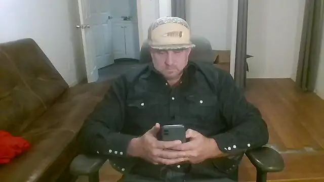 poundyouout69 online show from November 30, 2025, 8:02 pm