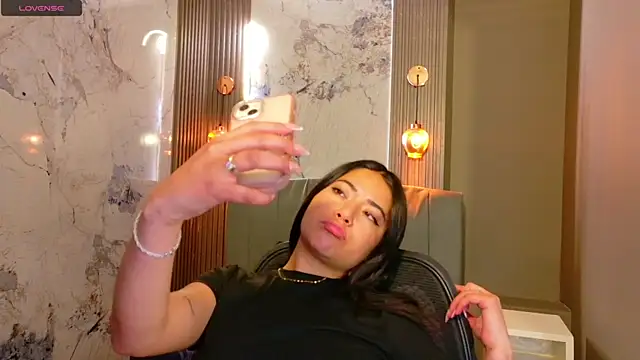 Susy thomson online show from October 4, 2025, 10:41 pm