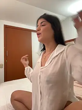 Snapshot of emma_lopes chatting on November 18, 2025, 11:15 pm emma lopes online show from November 18, 2025, 11:15 pm