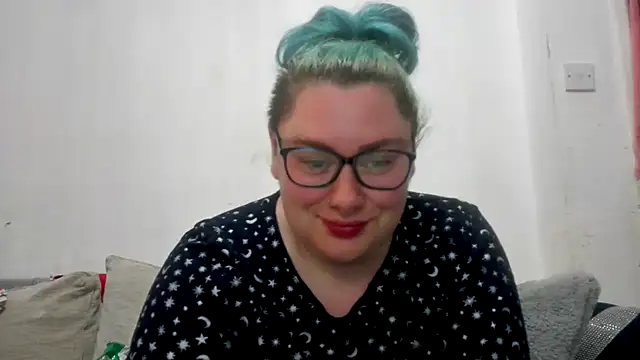 Bustycurves online show from June 17, 2026, 9:49 pm