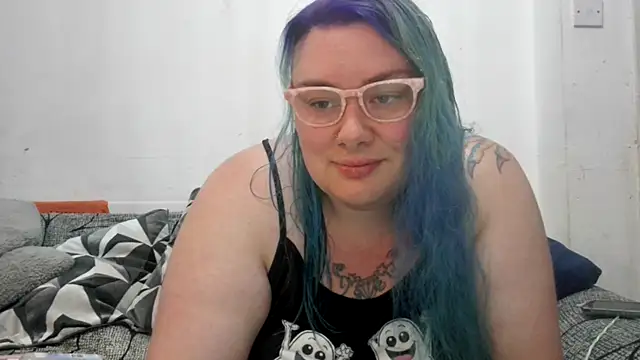 Bustycurves online show from August 5, 2026, 10:12 pm