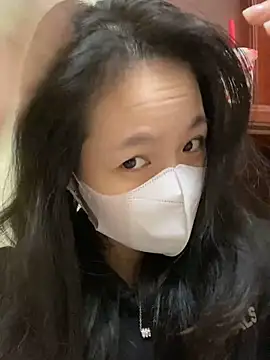 minmin2kk5 online show from January 18, 2025, 2:23 pm