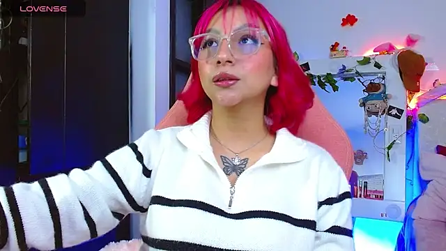 Littlerouse  online show from February 10, 2026, 6:39 am