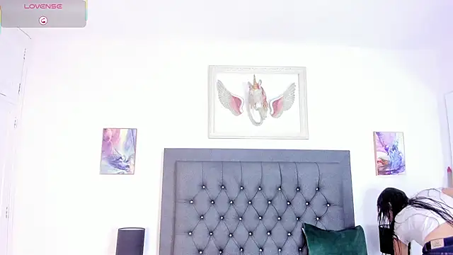 Snapshot of manu_lara chatting on October 3, 2025, 12:02 pm manu lara online show from October 3, 2025, 12:02 pm