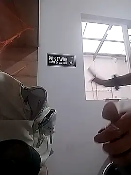 Snapshot of manu_lara chatting on October 28, 2025, 1:47 pm manu lara online show from October 28, 2025, 1:47 pm