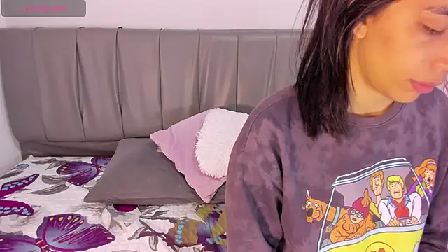 Cherllynn online show from October 7, 2025, 3:53 pm