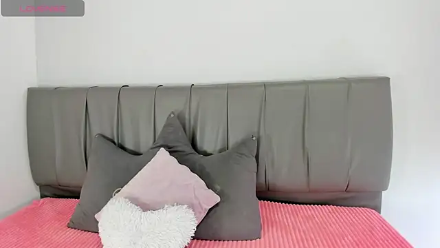 Cherllynn online show from November 8, 2025, 4:40 pm