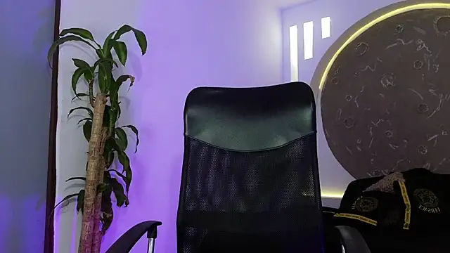 Tatianabr 01 online show from December 15, 2025, 6:34 pm