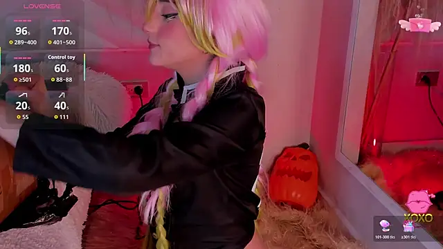 miia  baker online show from October 25, 2025, 12:13 pm