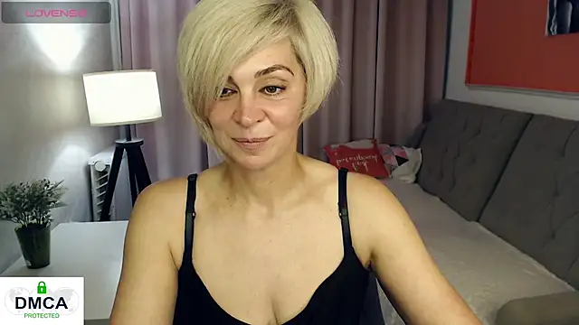 Blonde lola444 online show from July 23, 2026, 5:44 pm