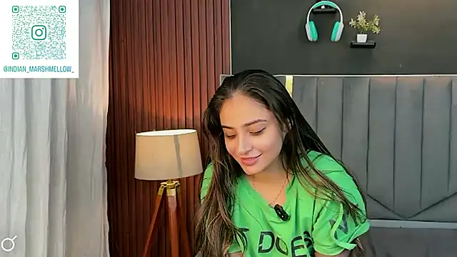 Snapshot of demieliss chatting on October 1, 2025, 5:52 pm demieliss online show from October 1, 2025, 5:52 pm