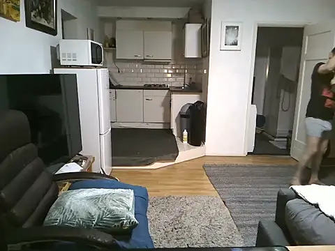 mihaimichael online show from September 28, 2025, 1:33 am