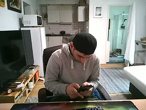 mihaimichael online show from October 3, 2025, 9:17 am