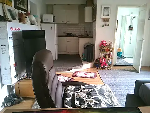 mihaimichael online show from October 19, 2025, 12:39 pm