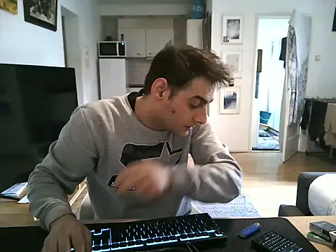mihaimichael online show from April 18, 2026, 10:08 am