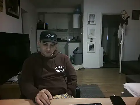 mihaimichael online show from May 19, 2026, 1:56 am