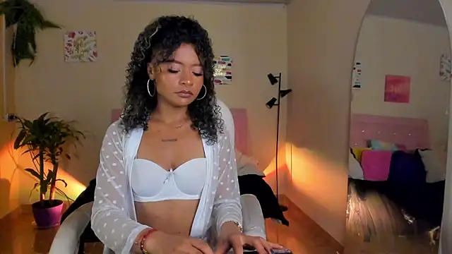 Snapshot of keyla_roberts777 chatting on January 5, 2025, 3:32 am keyla roberts777 online show from January 5, 2025, 3:32 am