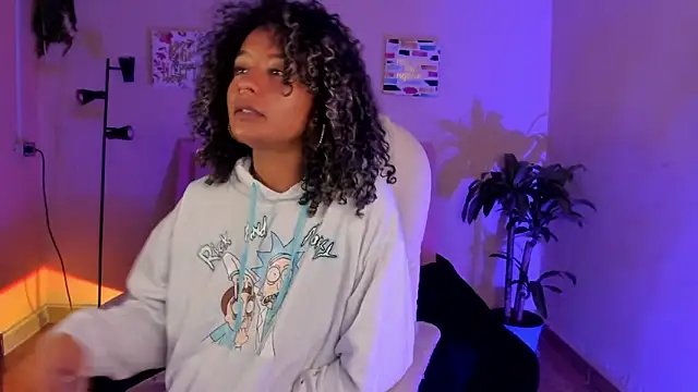Snapshot of keyla_roberts777 chatting on February 7, 2025, 3:23 am keyla roberts777 online show from February 7, 2025, 3:23 am