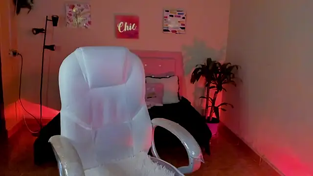 Snapshot of keyla_roberts777 chatting on February 15, 2025, 10:22 am keyla roberts777 online show from February 15, 2025, 10:22 am