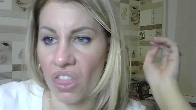 TherestlessKitty online show from December 18, 2024, 11:13 am