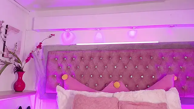 Tayzon Foxxx online show from November 25, 2025, 12:49 pm