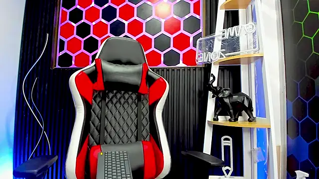 Tayzon Foxxx online show from March 23, 2026, 8:13 pm