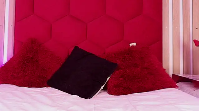 Snapshot of Tayzon_Foxxx chatting on July 17, 2026, 8:35 pm Tayzon Foxxx online show from July 17, 2026, 8:35 pm