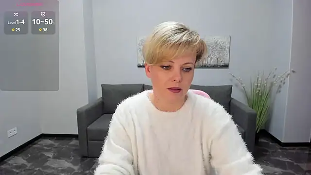 Snapshot of Julia_Wilsone chatting on January 16, 2025, 12:53 pm Julia Wilsone online show from January 16, 2025, 12:53 pm