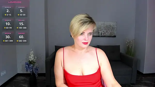 Snapshot of Julia_Wilsone chatting on September 23, 2025, 12:19 pm Julia Wilsone online show from September 23, 2025, 12:19 pm
