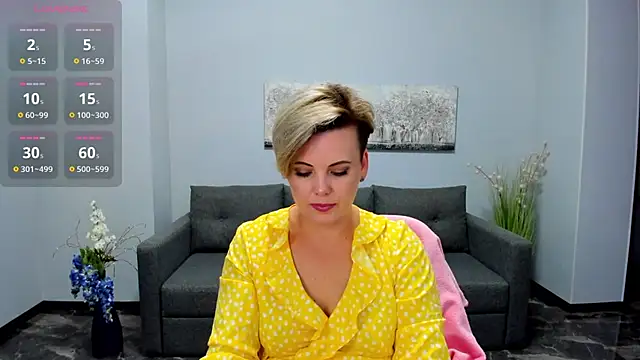 Julia Wilsone online show from October 3, 2025, 11:51 am